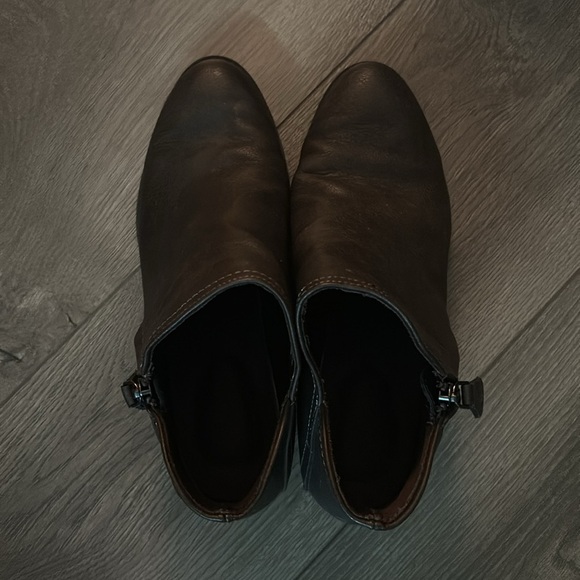 Brown ankle boots - Picture 3 of 3